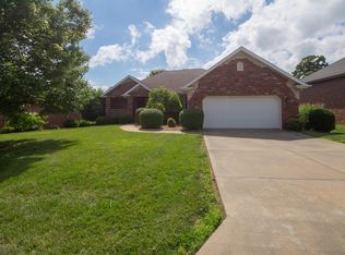 617 Santa Monica Dr, Nixa, MO 65714