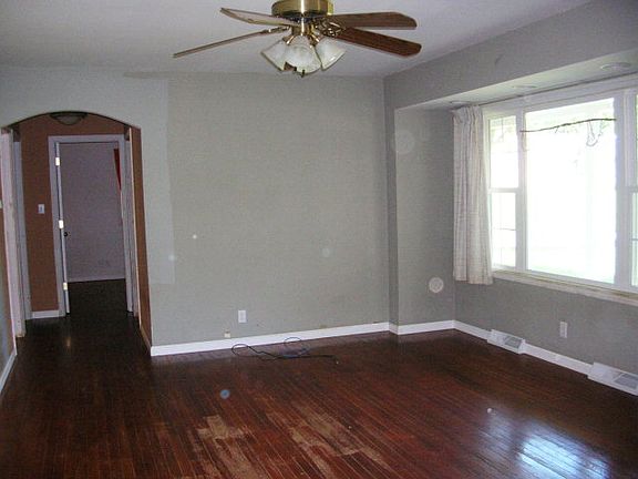 3rd image of 20 N Fork Dr