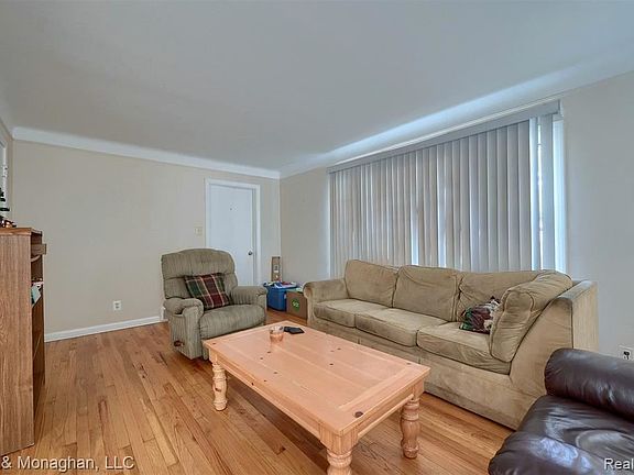 4th image of 1403 Somerset Ave