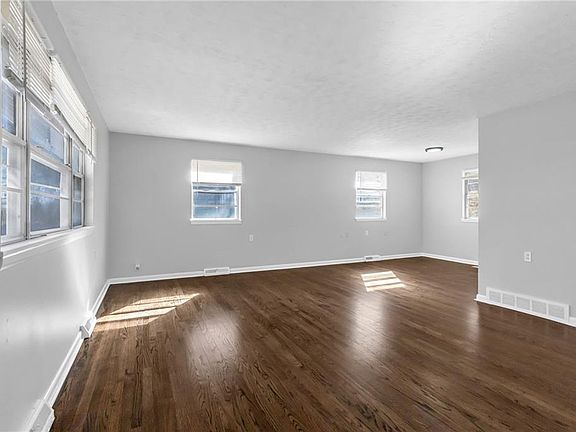 4th image of 5700 N Hutson Rd