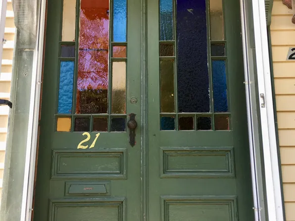21 Fountain St #1, Gardiner, ME 04345
