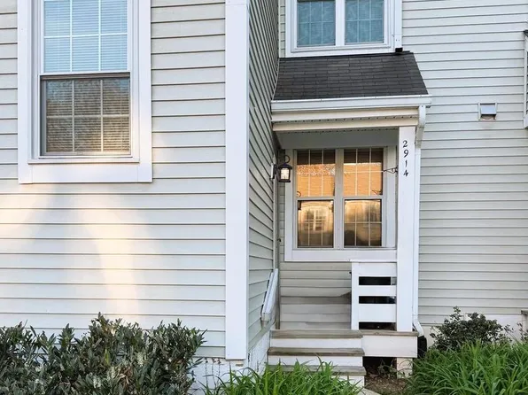 2914 Yarling Ct, Falls Church, VA 22042