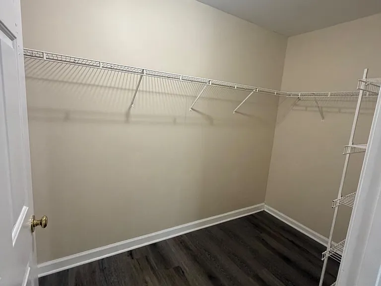 4 Coachlight Dr #4 — Photo 12