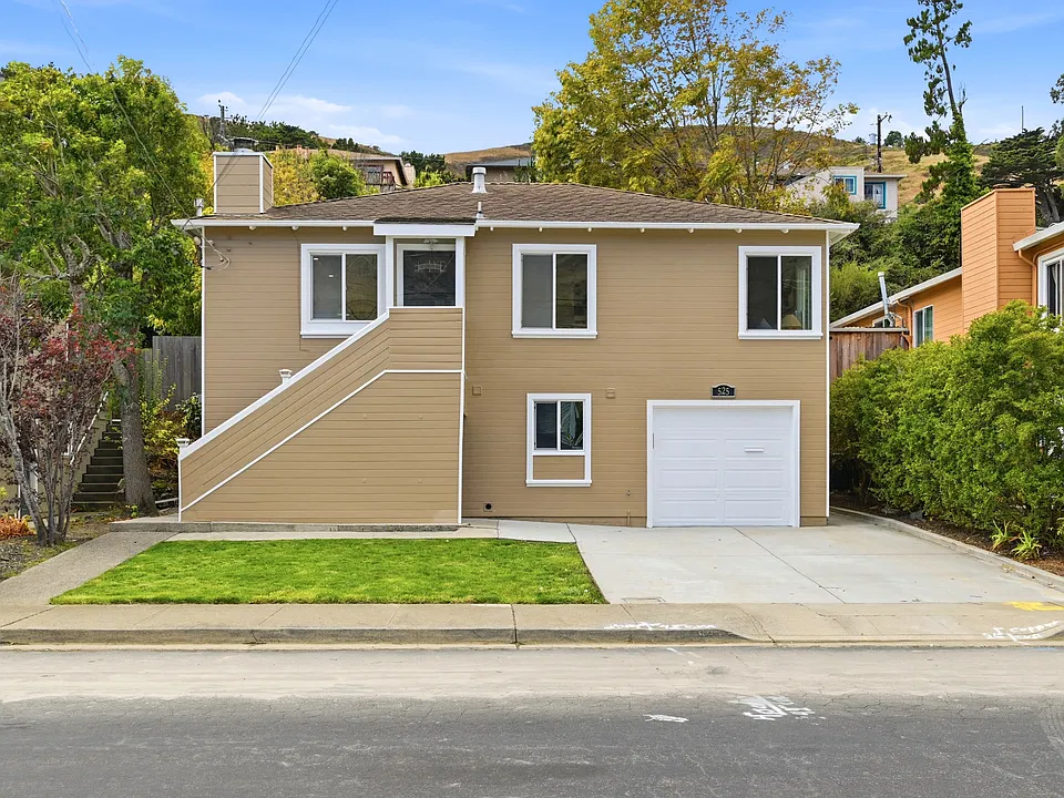 Larch Ave