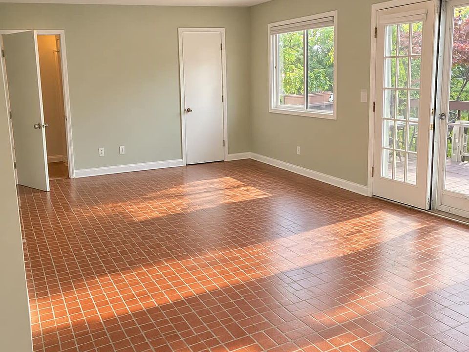 2575 Thomas Ave, photo 10