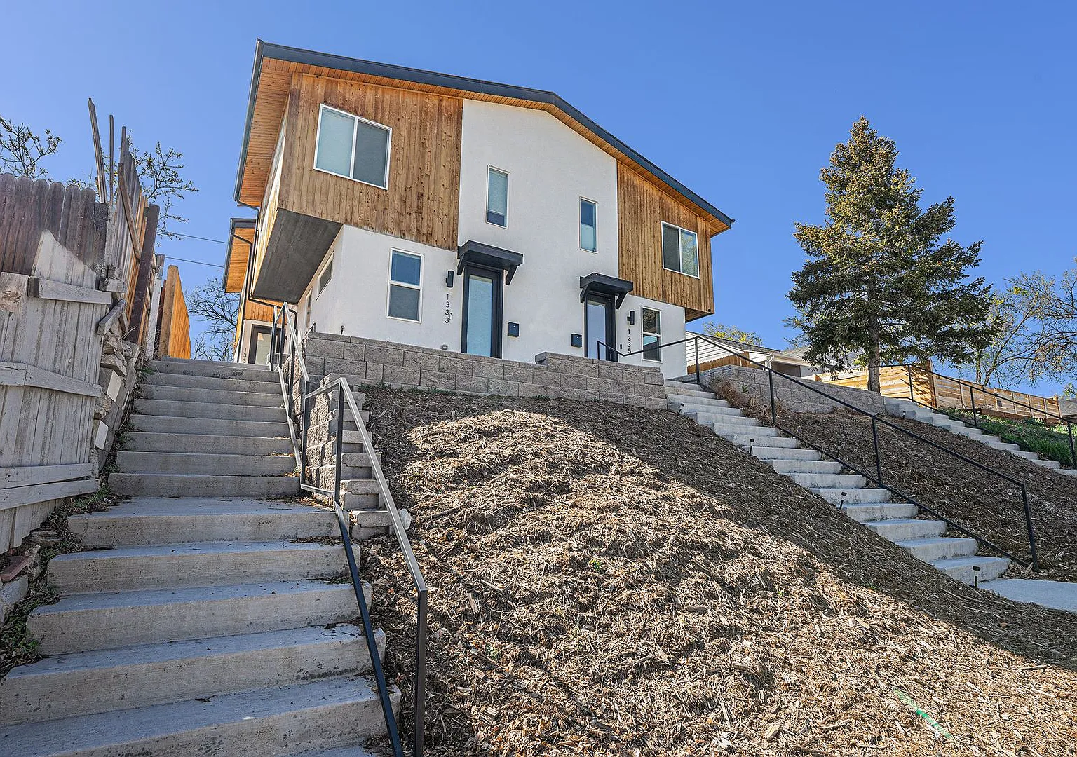 Modern Townhouse in Prime Location Near Sloan's Lake - 2 bedrooms - 4 bathrooms — Photo 1