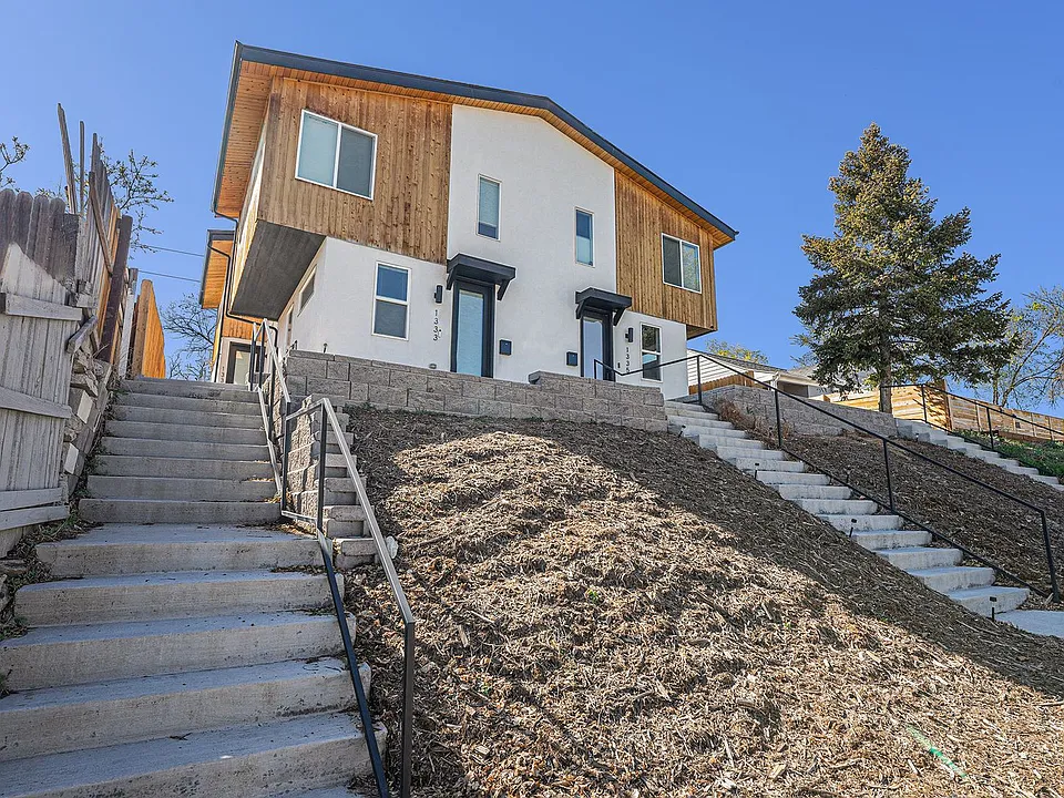 1331 Newton St