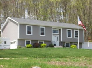349 Green Hollow Rd, Moosup, CT 06354