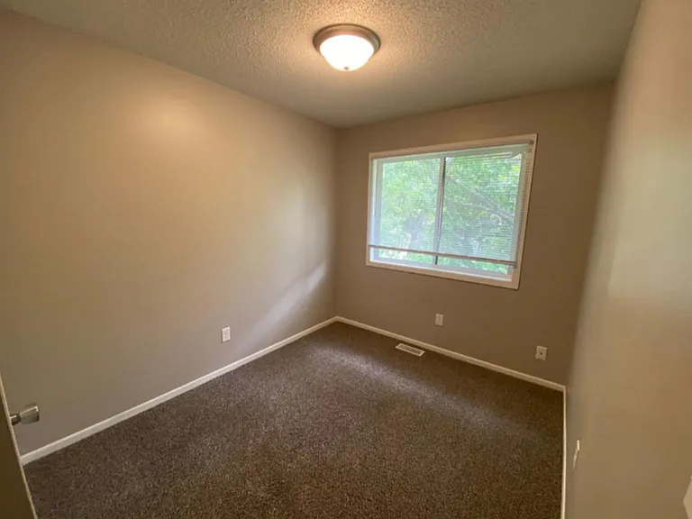 1601 E Pleasant View Drive — Photo 8