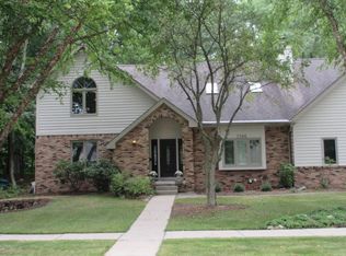 2566 Sundance Ln, Okemos, MI 48864