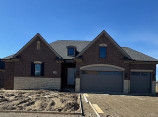 57095 Veridian Blvd, Washington, MI 48094