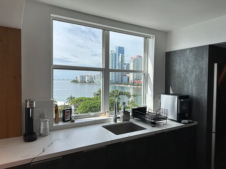 800 Claughton Island Dr #805 — Photo 8