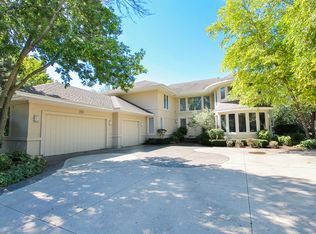 2720 Acacia Ter, Buffalo Grove, IL 60089