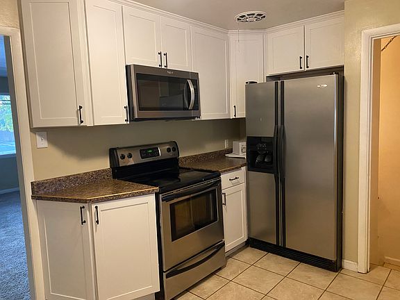 5th image of 640 Morrison Ave