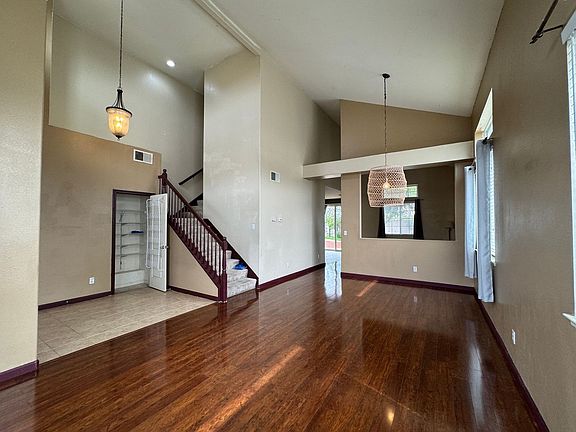 3rd image of 2835 Sunflower Cir