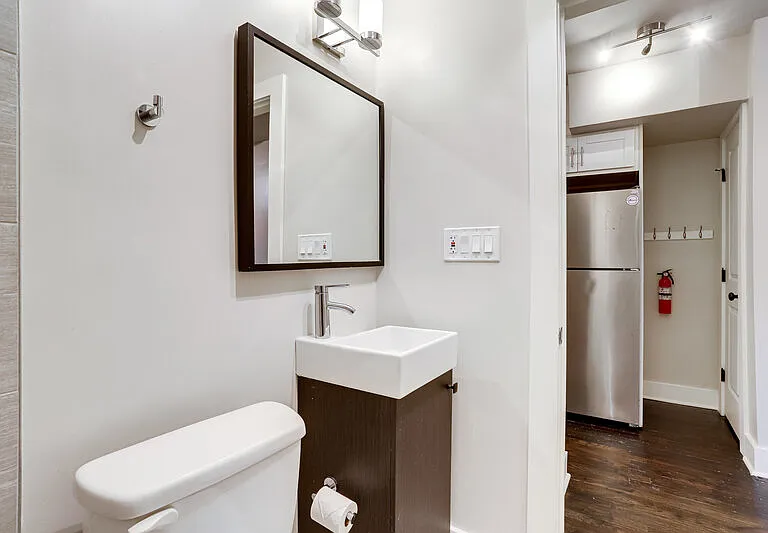 82 Q St SW #1 — Photo 10
