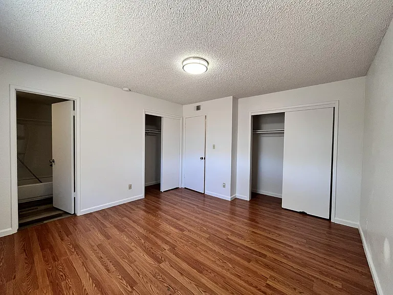 5337 W Richert Ave — Photo 8
