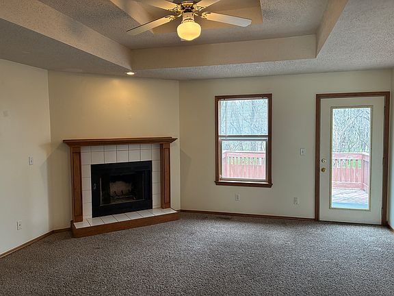 4th image of 3991 W Tracy St