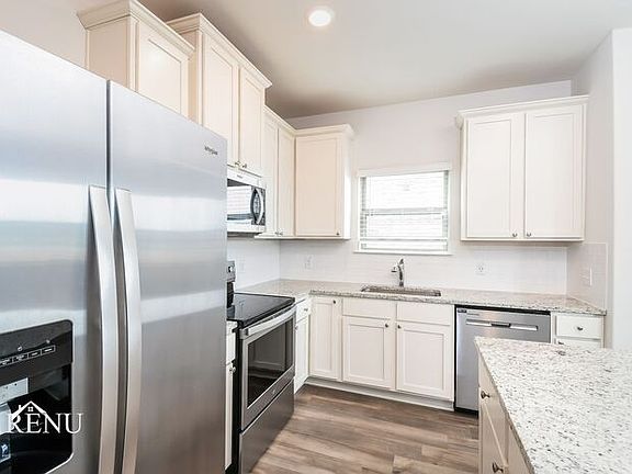 5th image of 1008 Wheatfield Ln