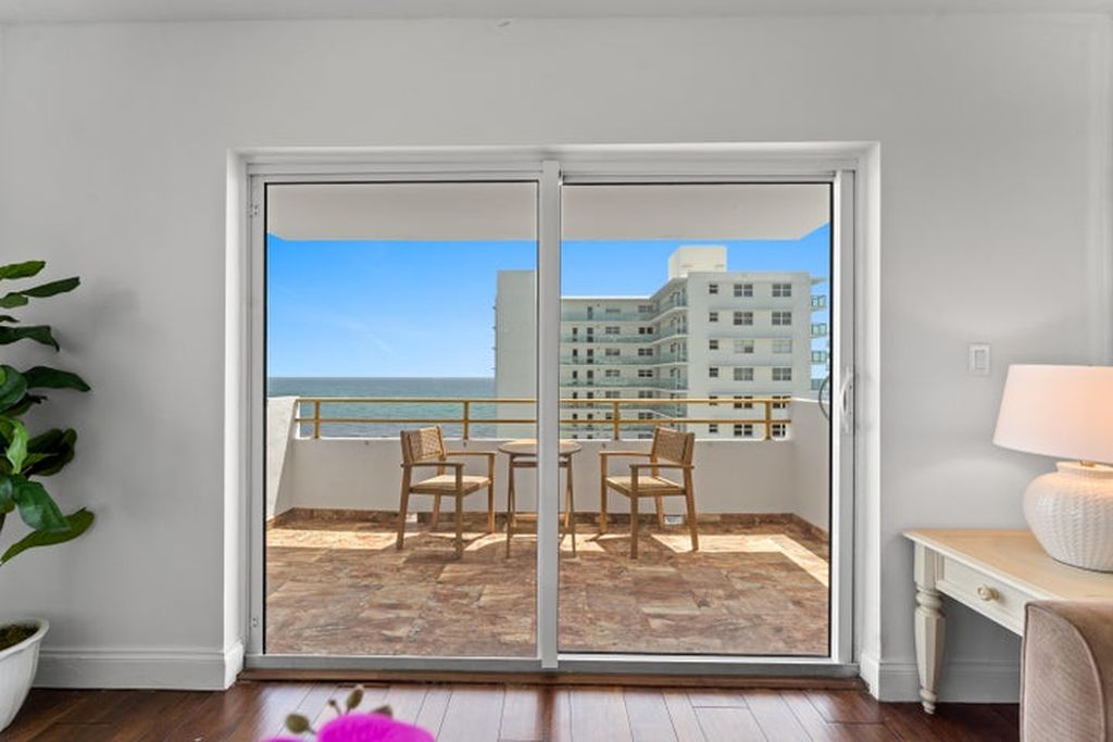 1630 N Ocean Blvd APT 1011, photo 2