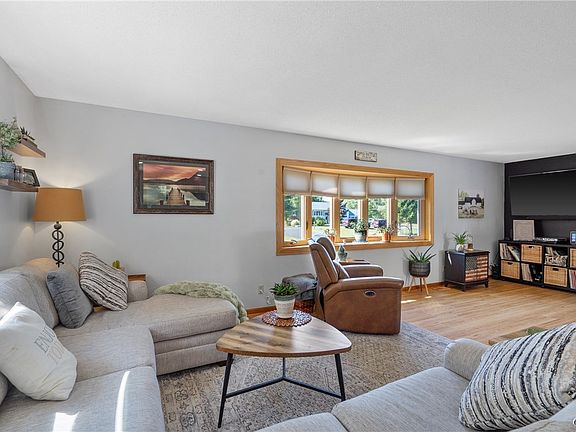 5th image of 554 Baldwin Rd