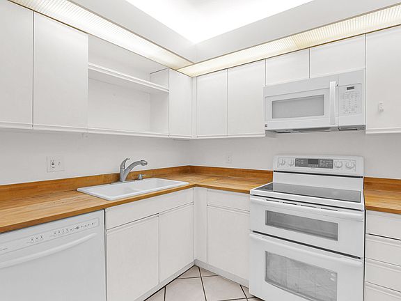 5th image of 5035 N 10th Pl Unit 108