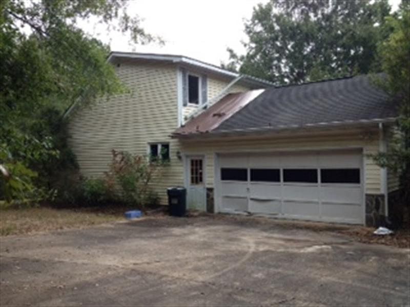 2nd image of 1217 Fischer Rd