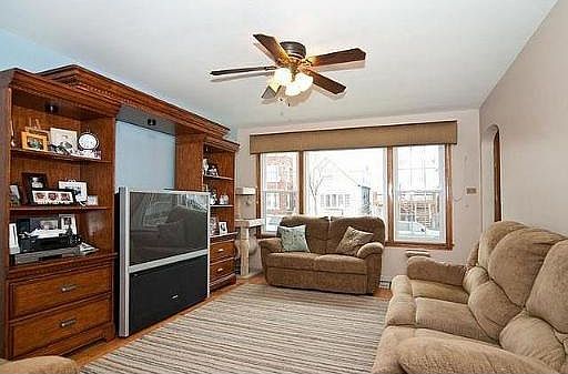 2nd image of 3649 W Dickens Ave