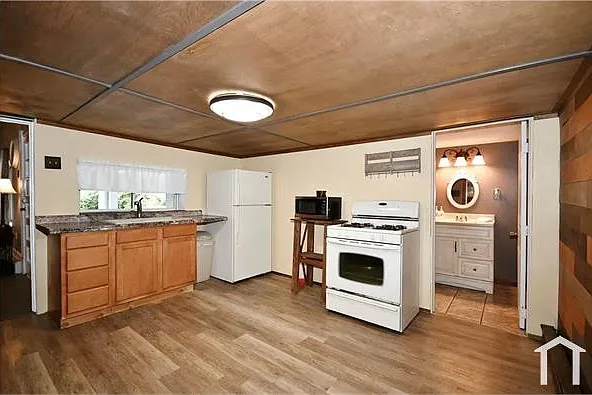 4 bed, 1150 sqft, $2,680 — Photo 3