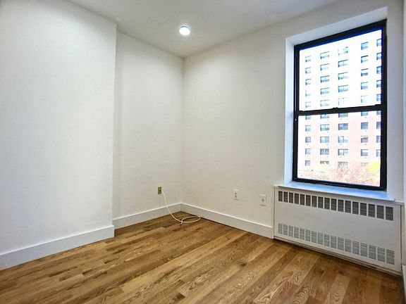 4th image of 2067 7th Ave APT 3B