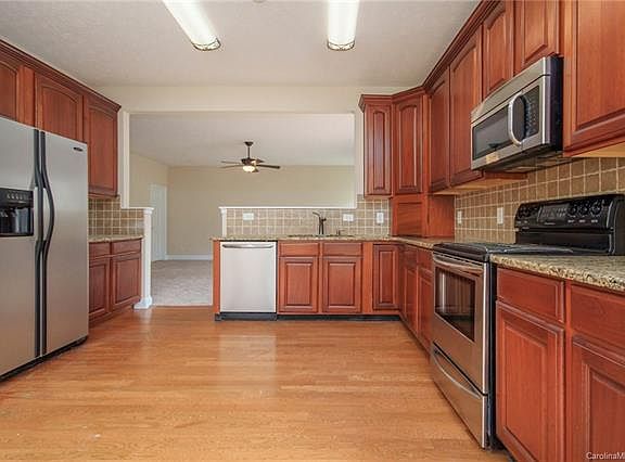 3rd image of 14315 Hartwell Farm Dr