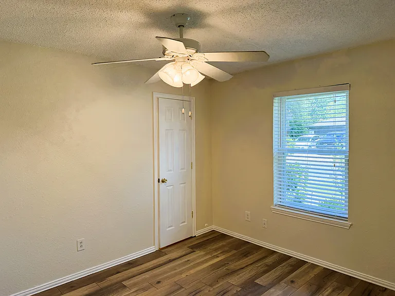 6406 Willow Springs Dr — Photo 8