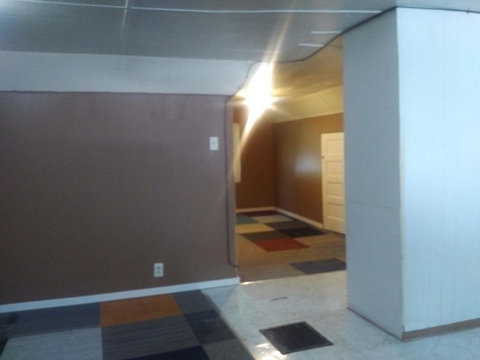 2nd image of 510 N Hickory St #3