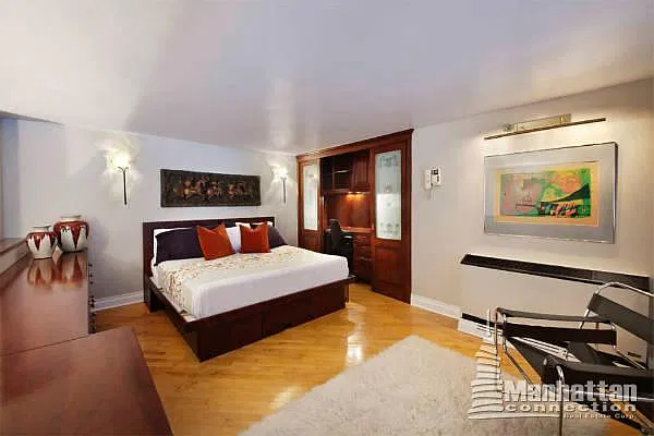 Rented by Manhattan Connection | media 43