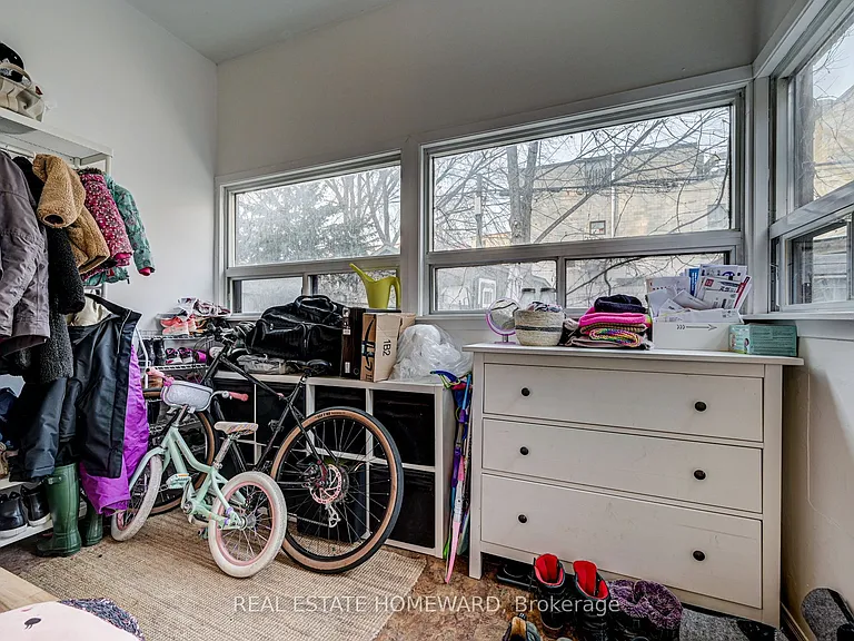 66 Mackenzie Cres #MAIN FL — Photo 19