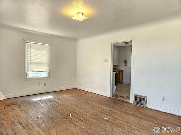 3rd image of 2233 10th Ave