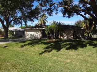 707 SE 33rd St, Cape Coral, FL 33904