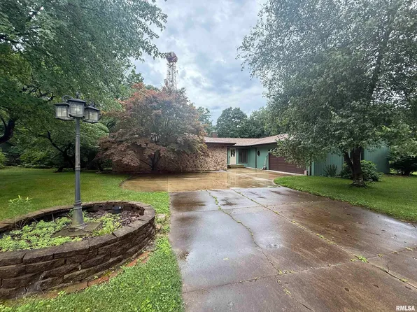 106 Windridge Dr, Washington, IL 61571