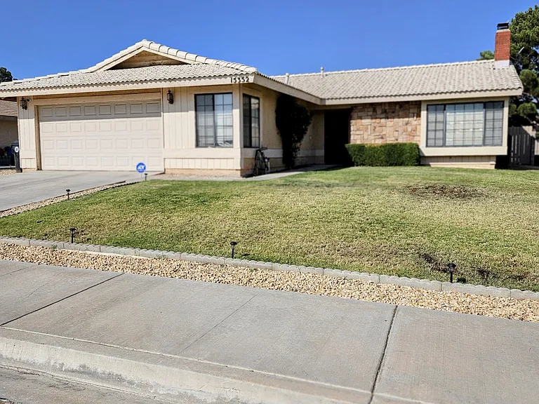 Mesquite Ave — Photo 3