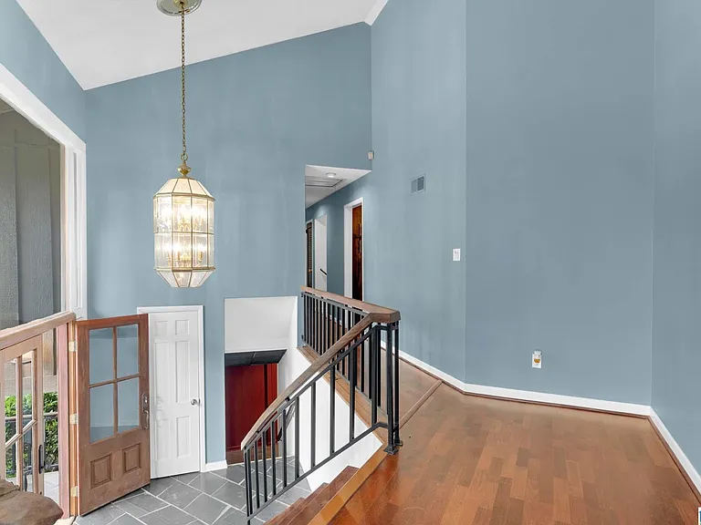 373 Laredo Dr — Photo 21
