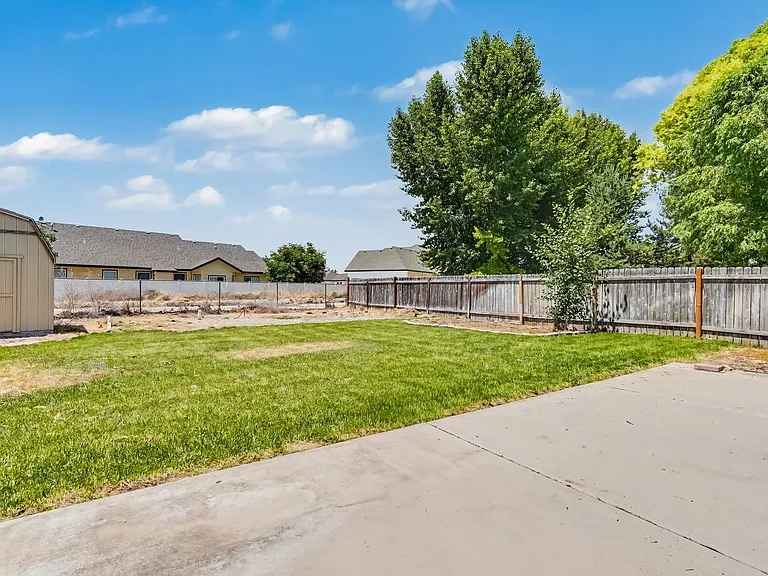 18327 Buckeye Pl — Photo 29