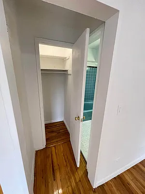 Rented by KNOCKKNOCK LLC | media 7