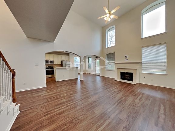 5th image of 4428 Blossomwood Dr