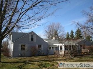 1071 Sylvan Rd, Benton Harbor, MI 49022