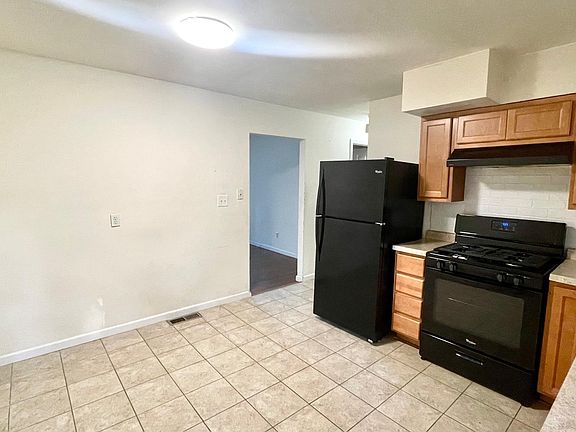 4th image of 4028 Wright Ave #A