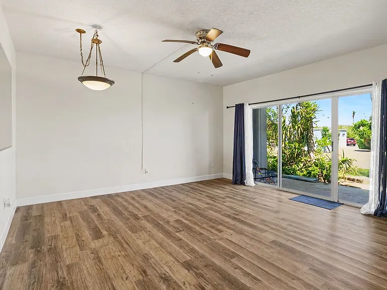 55 Sea Park Blvd #606 — Photo 2