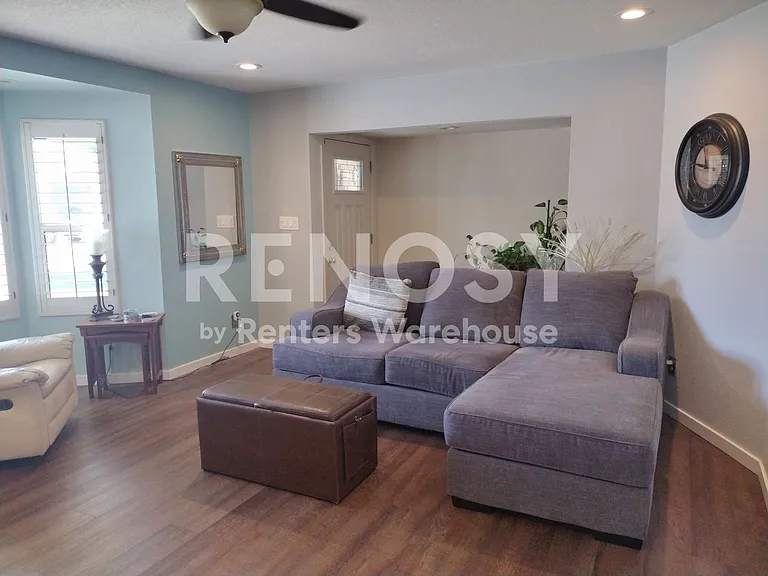 2124 N Lazona Dr — Photo 3