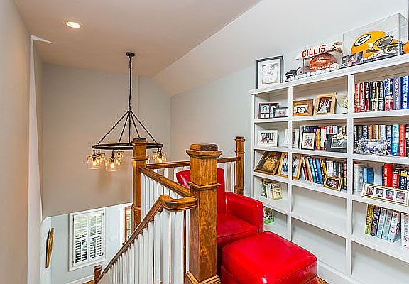 4th image of 305 Peachtree St