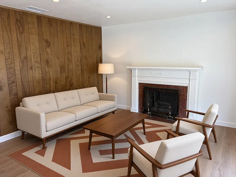 2374 Woods Ave — Photo 10