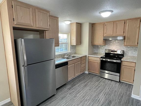 5th image of 515 Green St